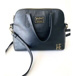 Loungefly Harry Potter Hogwarts Castle Outline Hedwig Black Crossbody Purse Bag